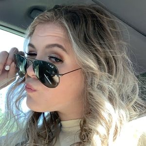 Meet your Posher, Lanie